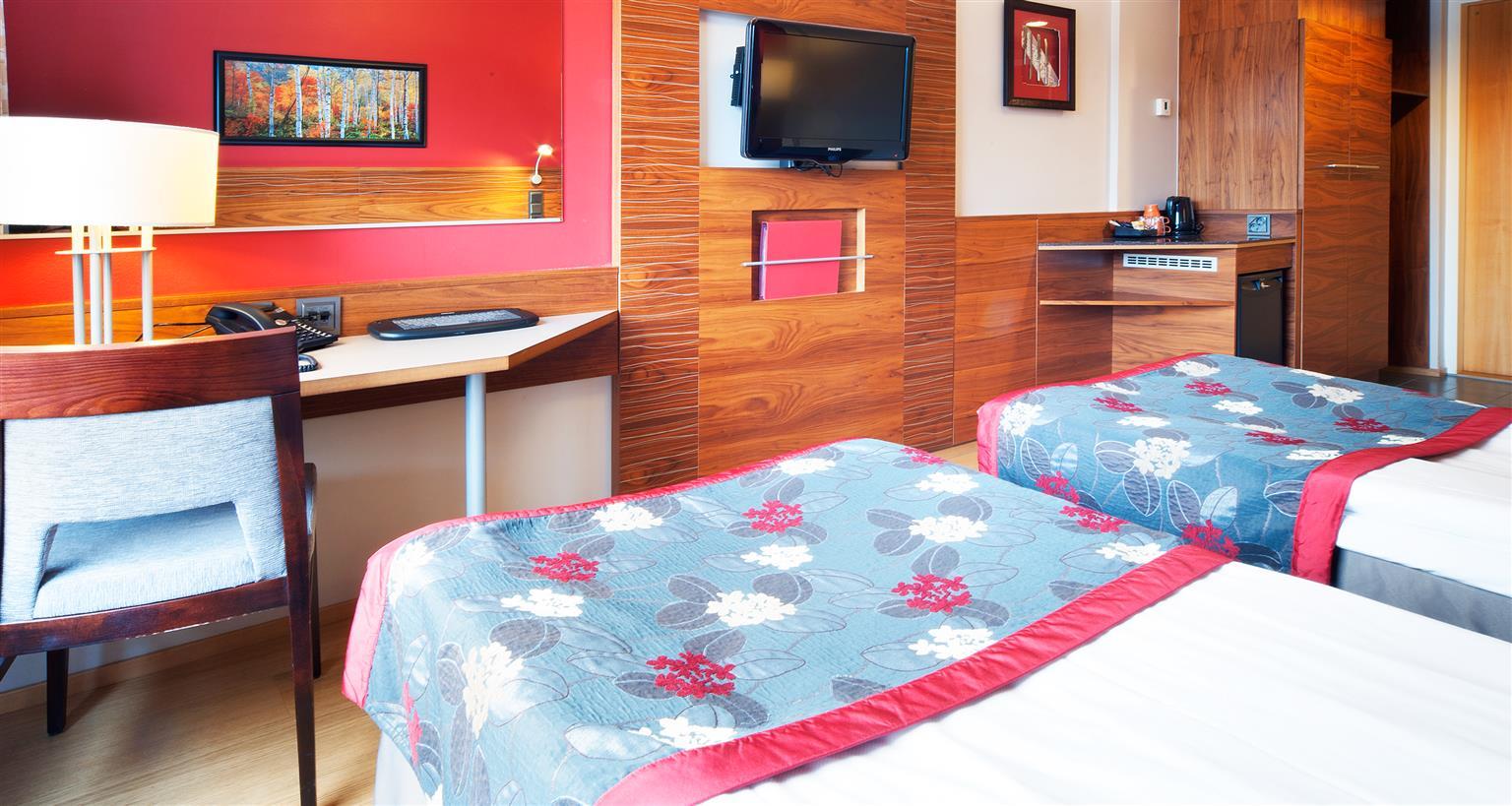 Hotel Haaga Central Park Хелзинки Екстериор снимка